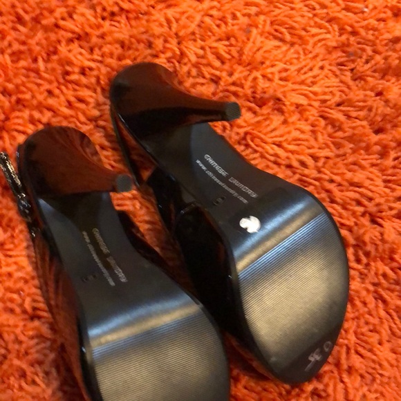 Shoes - Picture 2 of 3